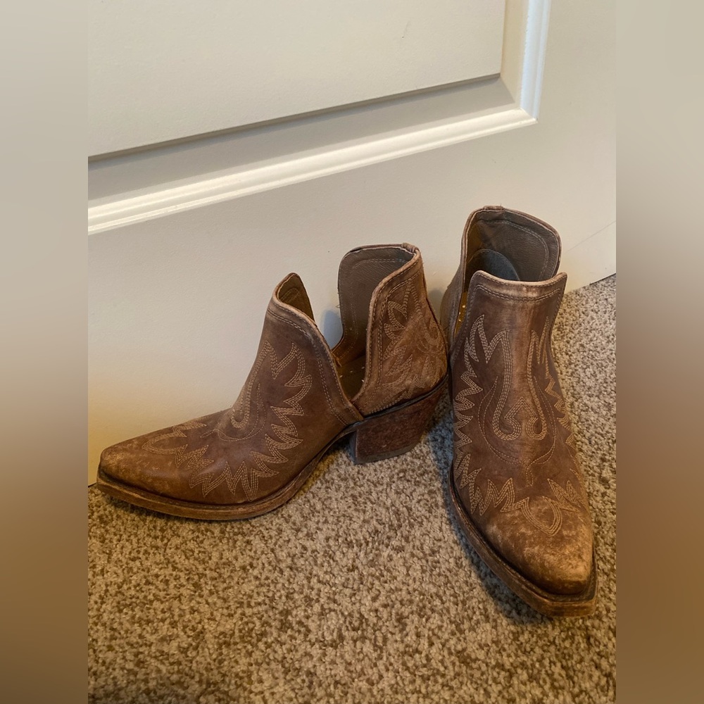 Brand New Womens Ariat Boots